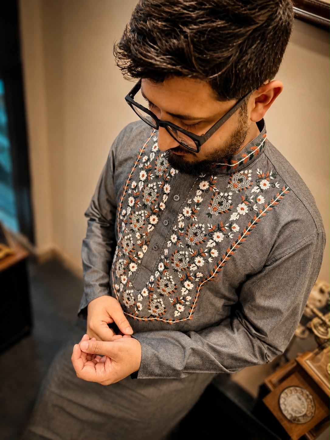 Grey Embroidered Hand-Stitched Kurta thumbnail 2